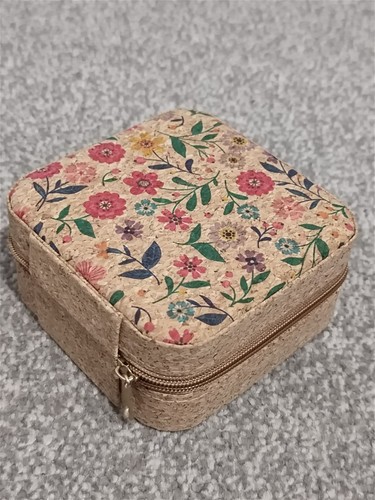 Portable jewelry box - portable,
