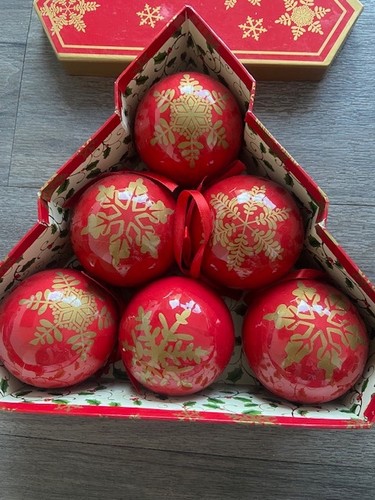 Traditional christmas tree - traditional,
